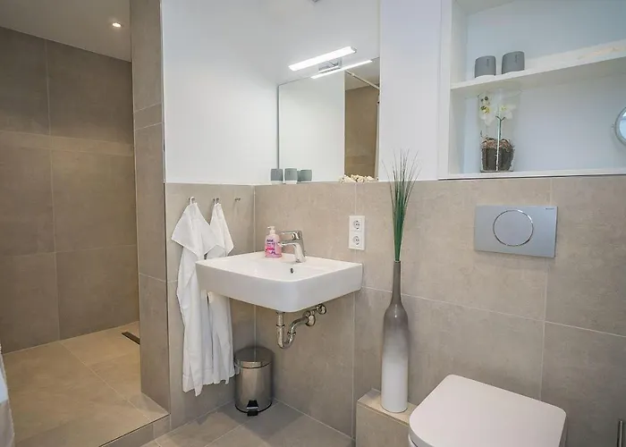 Kompass-1-1 דירה *